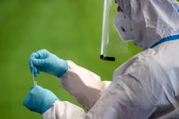 Britská varianta koronaviru byla na Trutnovsku ve více než 60 procentech zkoumaných vzorků