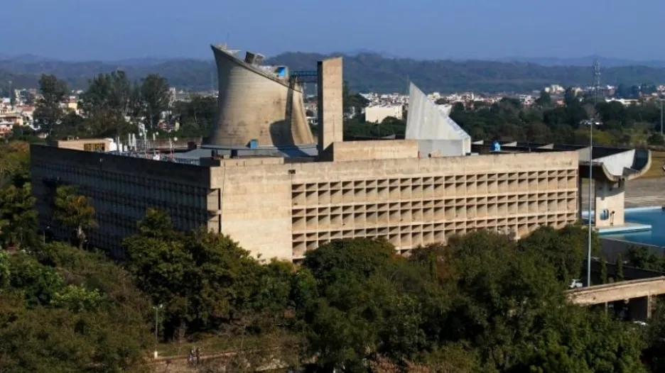 Čandígarh je proslulý urbanistickým konceptem, který navrhl Le Corbusier.
