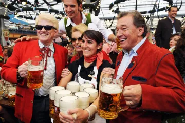 Čechům Káju, Němcům Gotta. Zpěvákův úspěch pod Alpami domácí dráhu téměř nekopíruje