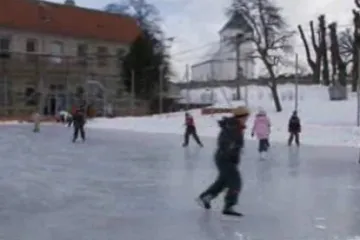 Nová Lhota má víceúčelové hřiště