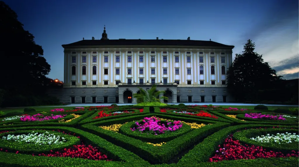 Arcibiskupský zámek v Kroměříži s komplexem přilehlých zahrad byl v roce 1995 zapsán mezi Národní kulturní památky ČR a od prosince 1998 i na seznam UNESCO.