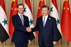 Asad utužuje vztahy s Čínou. Protestující Syřané mezitím hladoví a čelí vládním kulkám