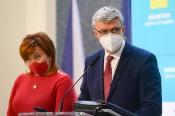 Komise varovala Česko před pozastavením evropských dotací, píše iRozhlas.cz