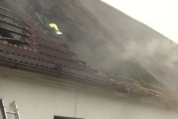 Hasiči se museli vracet k požáru