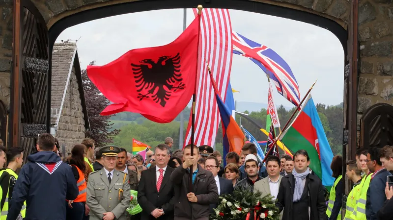 Mezinárodní delegace při pietní vzpomínce 70 let od osvobození Mauthausenu