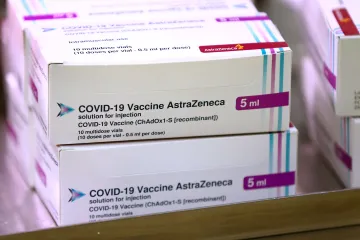 AstraZeneca výrazně sníží dodávky do Evropy. Jaký to bude mít vliv na Česko, není zřejmé