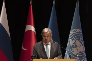 Šéf OSN Guterres vyzval k odstranění překážek pro vývoz ruských potravin