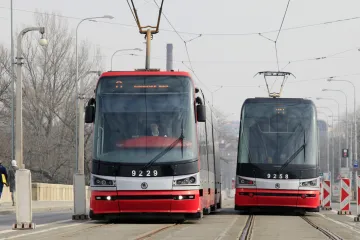 Z vedra bude černý pasažér. Pražská rada po sporech schválila dosazení klimatizace do 124 tramvají