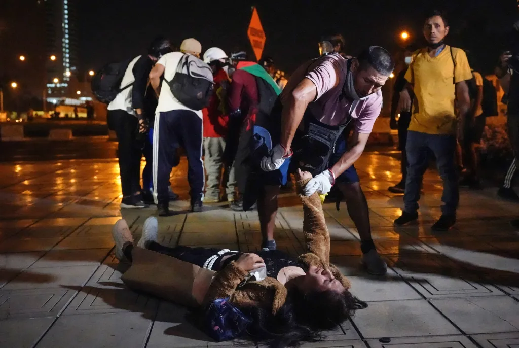 V Peru pokračují protivládní protesty