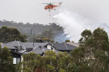 Kvůli požárům a horku ruší v Canbeře i jinde ohňostroje. Slavnou show v Sydney brání australský premiér