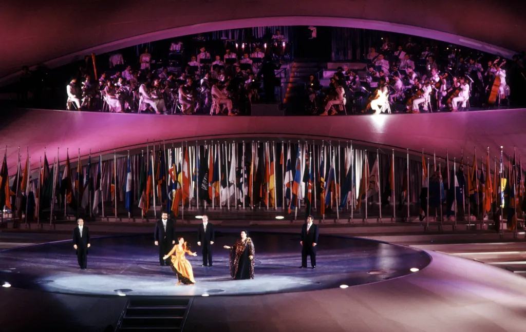 Plácido Domingo, Jose Carreras, Luciano Pavarotti a Montserrat Cabbele se pěvecky účastnili zahajovacího ceremoniálu u příležitosti Letních Olympijských her v Barceloně 25. 7. 1997