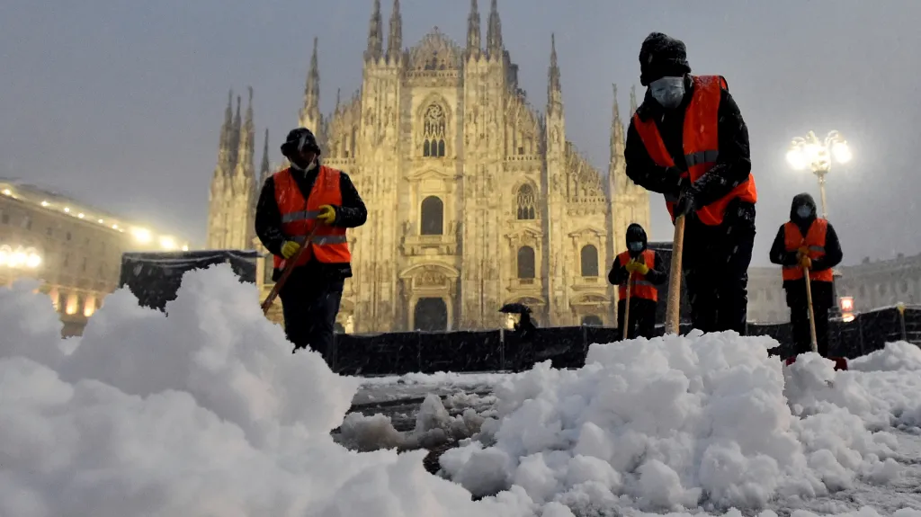 V Miláně napadlo nezvykle velké množství sněhu