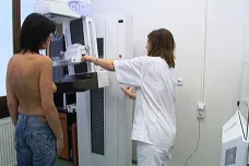 Preventivní kontrolu na mamografu platí stát jednou za dva roky, podle lékařů to nestačí