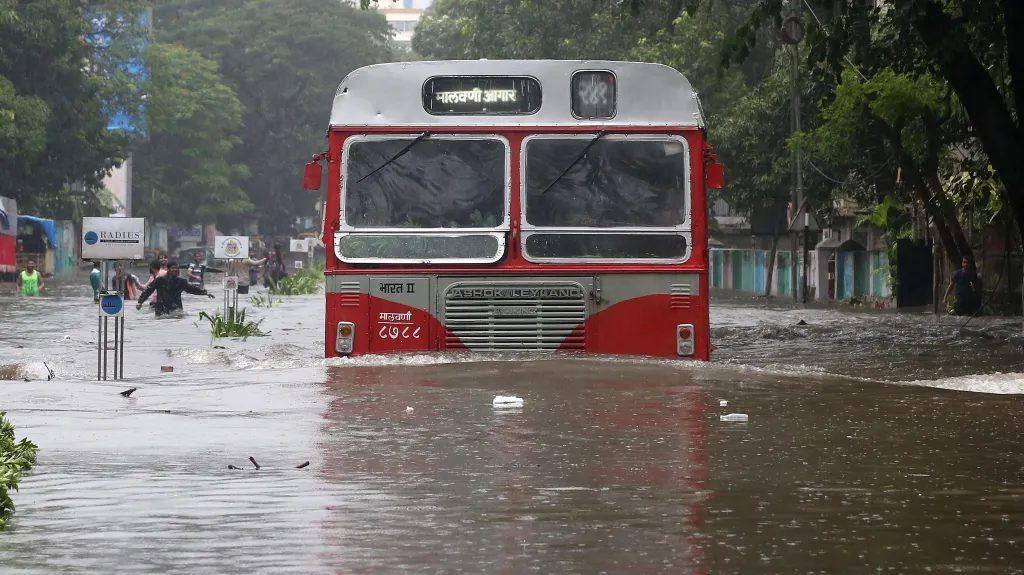 Monzunové deště zaplavily Bombaj