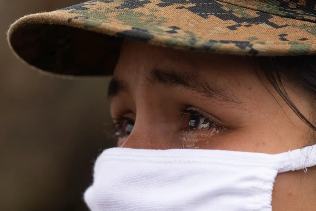 Americká armáda prolomila poslední genderové bariéry. Ženy procházejí tvrdým "mariňáckým" výcvikem, stejně jako muži, na námořní základně Pendleton v Kalifornii