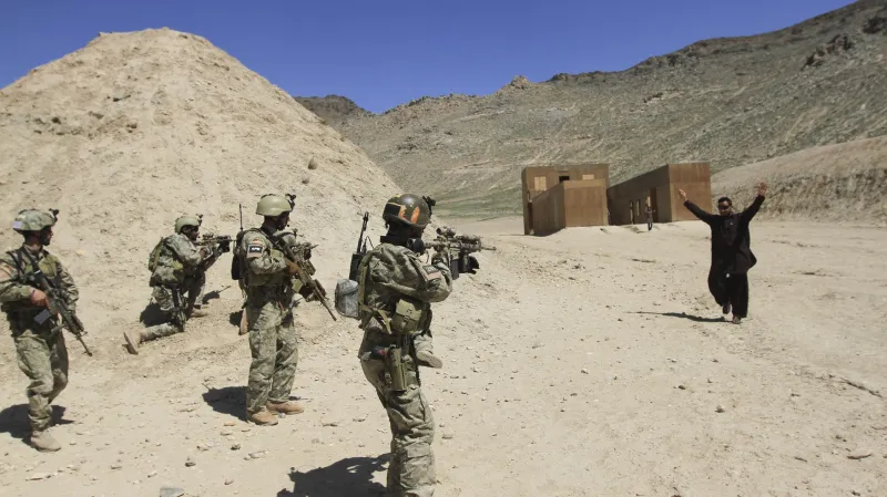 Afghánské speciální jednotky při výcviku nočních zásahů u Kábulu v dubnu 2012