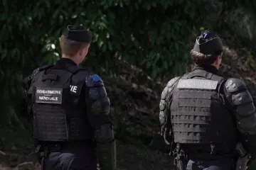Debaty v Paříži, nepokoje v Nové Kaledonii. Kanakové se obávají oslabení vlivu