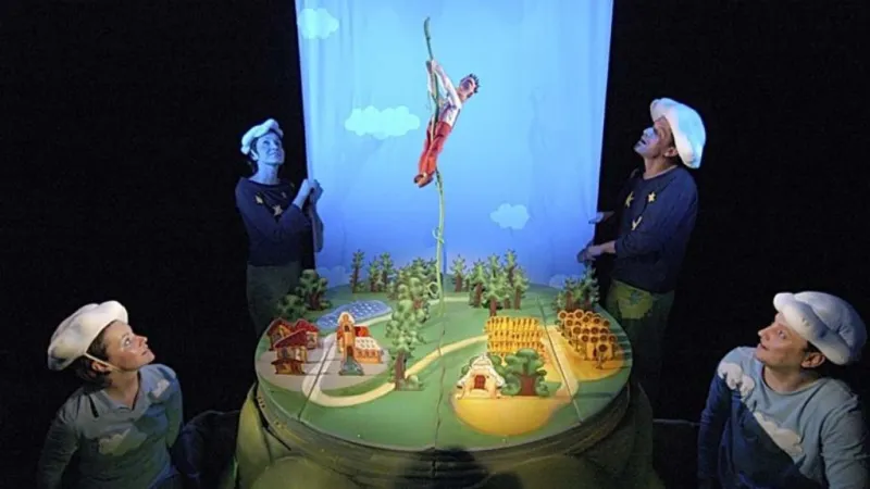 Naivní divadlo / Janek a kouzelná fazole