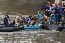V Budapešti našli těla dalších dvou obětí, pátrání po lidech z potopené lodi pokračuje 