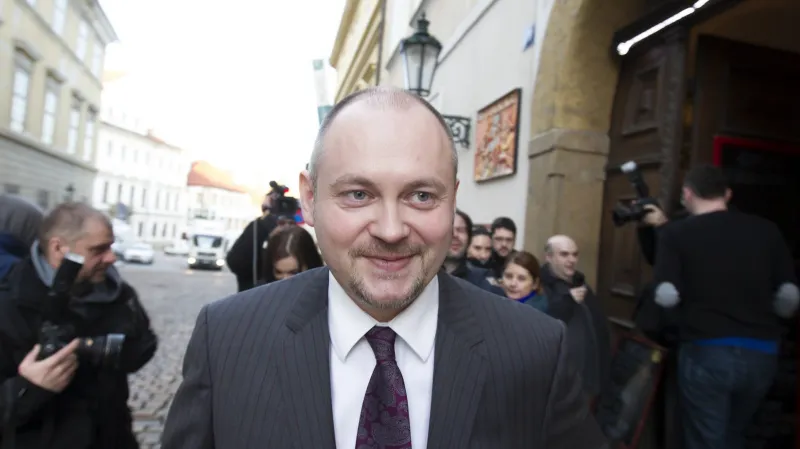 Michal Hašek odchází ze setkání s Milošem Zemanem