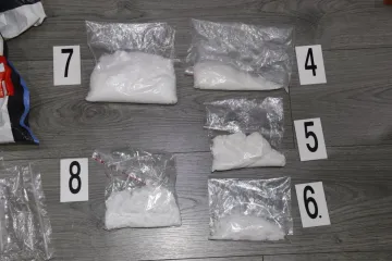 Hasicí přístroje a v nich pervitin. Policisté dopadli skupinu vyrábějící drogy pro Německo
