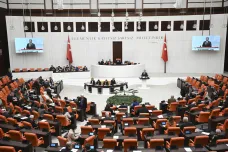 Turecký parlament schválil vstup Švédska do NATO