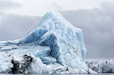 Pod ledovci žijí bez kyslíku bizarní mikrobi. Jejich poznání může poradit, kde hledat život v kosmu