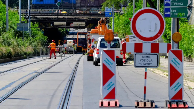 Uzavírka podjezdu v Průběžné ulici