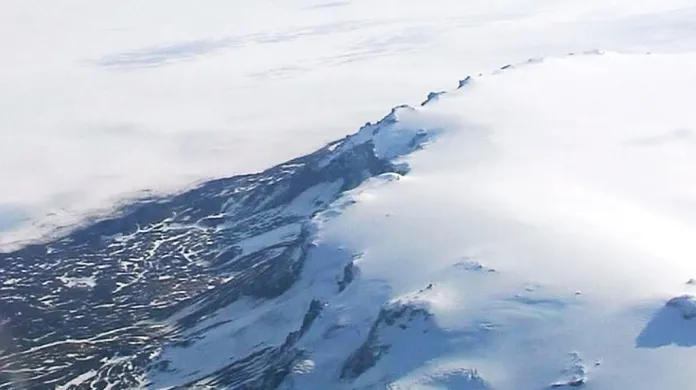 Sopku Bárdarbunga pokrývá ledovec Vatnajökull