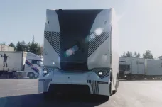 Ve Švédsku poprvé nasadili do běžného provozu na veřejné silnici kamion zcela bez lidské posádky