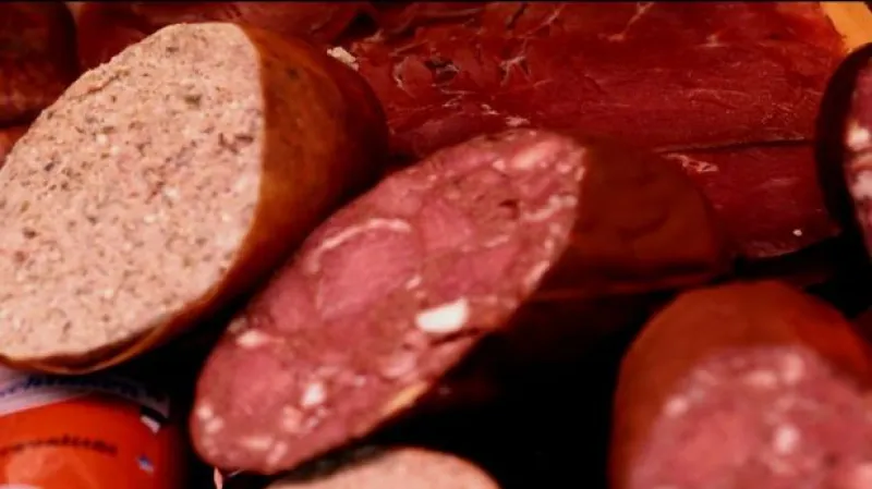 Konina opět na pultech, navíc byla prošlá