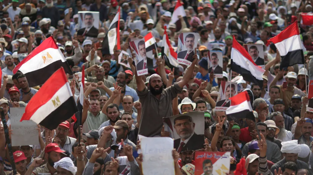 Příznivci svrženého prezidenta Mursího