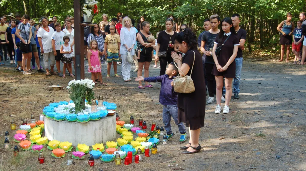 Pieta za dva utonulé chlapce u koupaliště Lhota