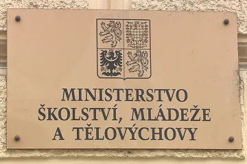 Reportéři ČT: To oni. Exministři i kraje odmítají vinu za problémy s kapacitou středních škol