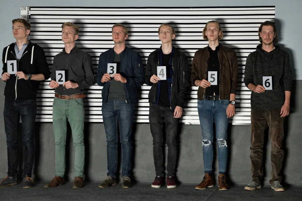 Stockholmský syndrom. Kriminalista postřelí majitele psa poté, co zvíře napadlo policistovu dceru. Dvoudílné psychologické drama sleduje osudy několika lidí, jejichž životy změnil tento nečekaný konflikt. (Režie: Dan Svátek, hrají: David Švehlík, Zuzana Mauréry, Martin Finger, Lukáš Melník, Elizaveta Maximová, Vojtěch Vondráček, Sylvie Krupanská, Julius Oračko)