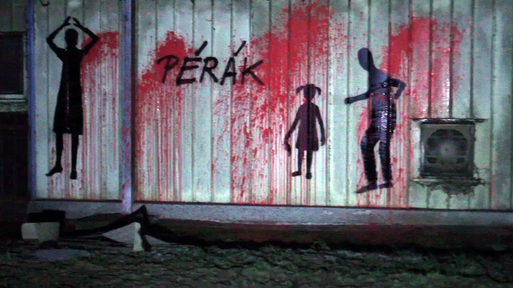 Ve vepříně v Letech se objevily kresby připomínající oběti války