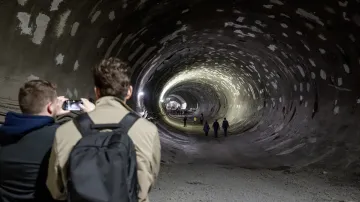 Vznikající metro D se ukázalo veřejnosti