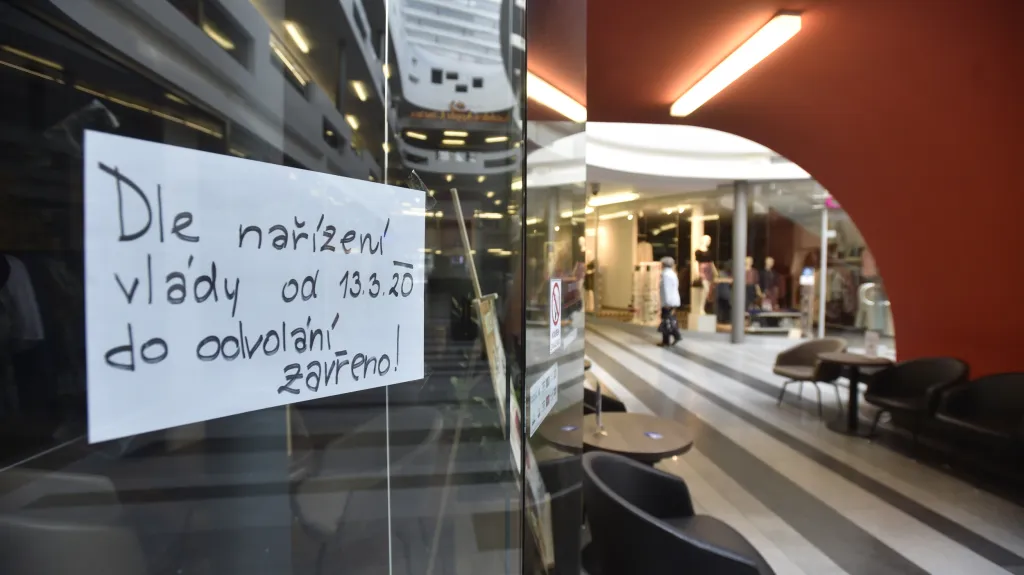 Uzavřená kavárna v obchodním centru ve Zlíně
