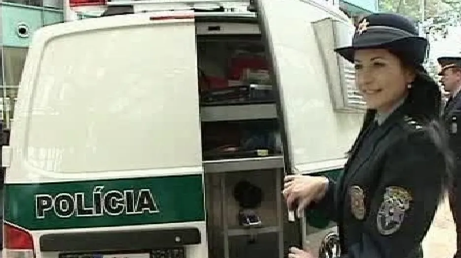 Slovenská policistka
