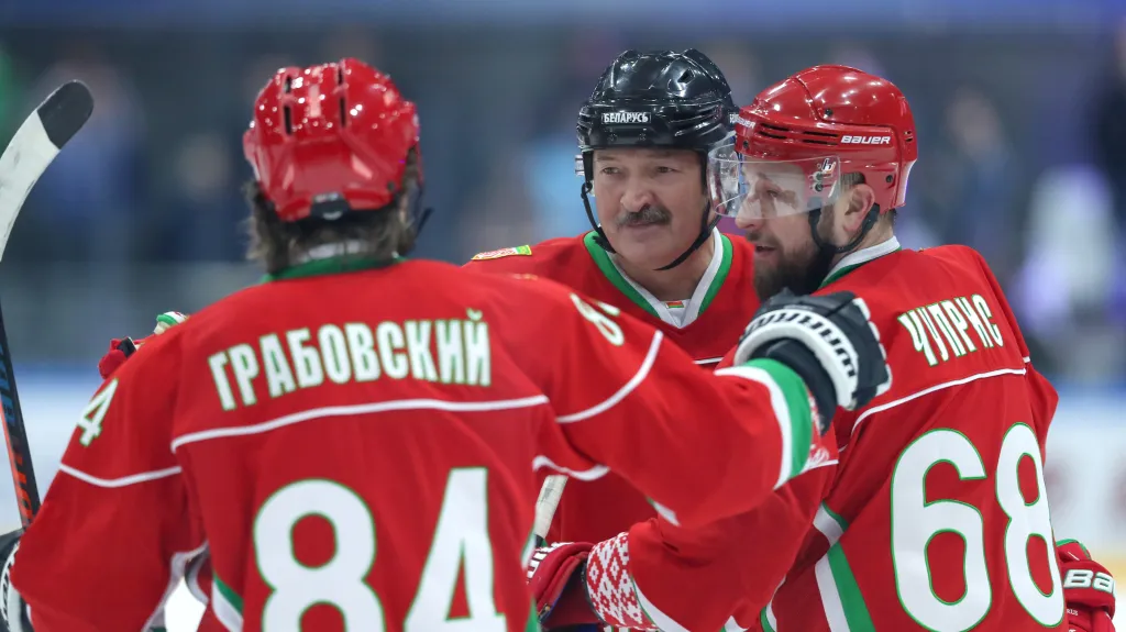 Alexandr Lukašenko na hokeji 28. března