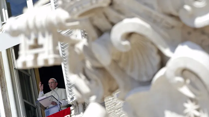 Papež František při nedělní modlitbě Anděl Páně
