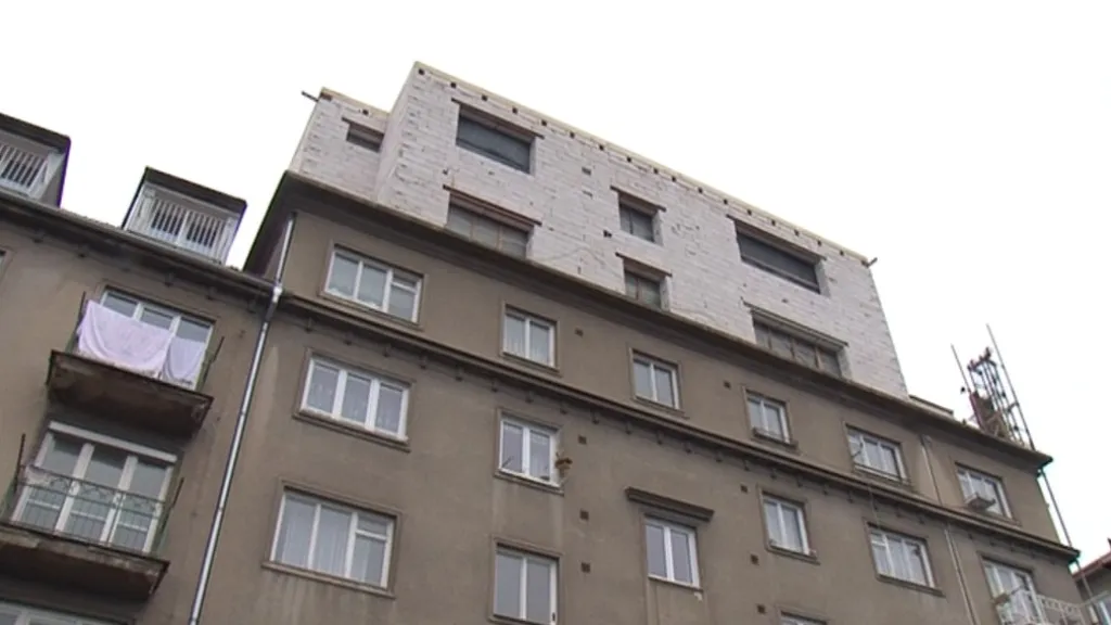 Nadstavba na domě v Merhautově ulici