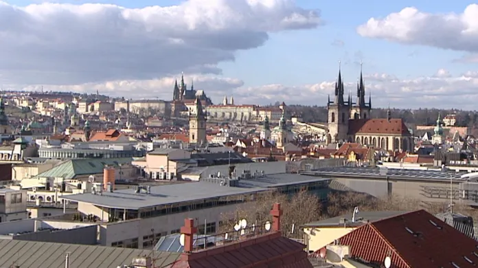 Pohled z Jindřišské věže směrem k Pražskému hradu