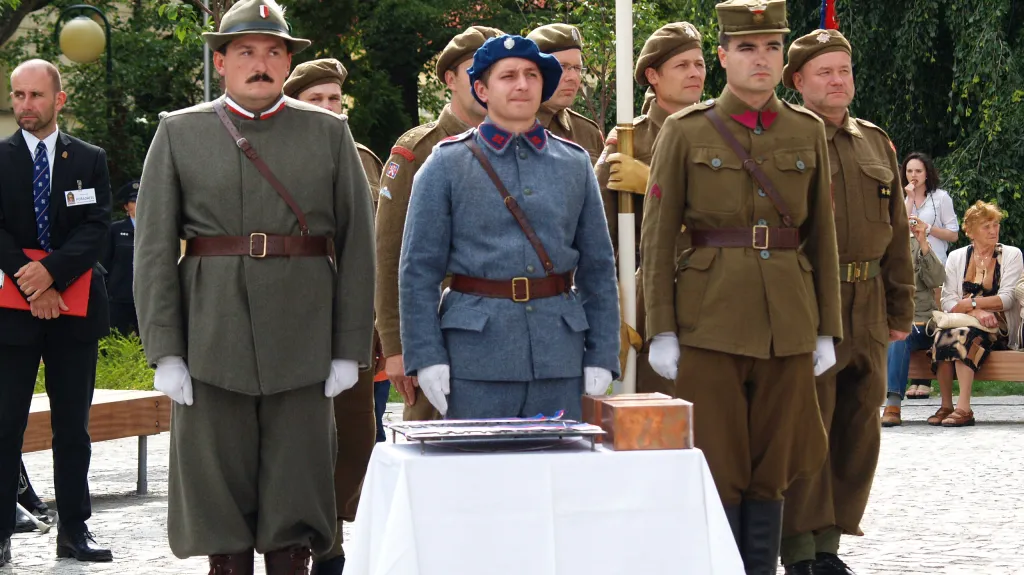 Slavnost u sochy legionáře v Mladé Boleslavi