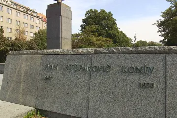 Boj o Koněva vrcholí. Zastupitelstvo posoudí návrh na nahrazení sochy, schůzi doprovodí demonstrace