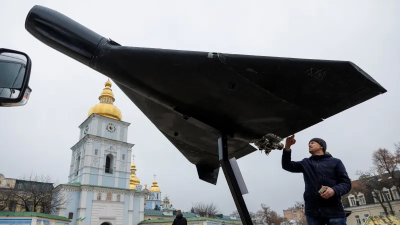 Jeden z ruských dronů Šáhed-136 vystavený v Kyjevě