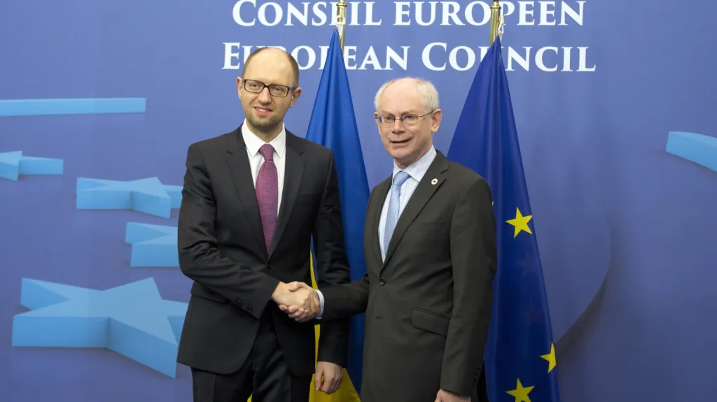 Ukrajinský premiér Arsenij Jaceňuk a předseda Evropské rady Herman Van Rompuy