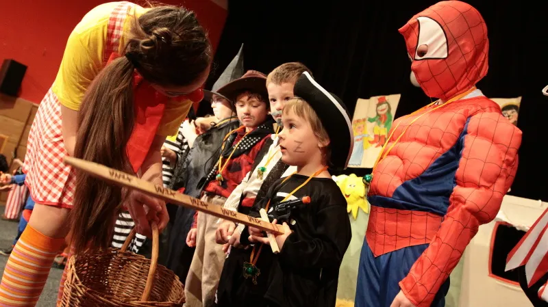 Maškarní s Machem a Šebestovou