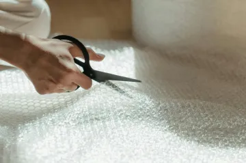 Konflikt na Blízkém východě zdražuje plastové obalové materiály