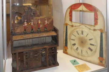 Výstava historických hracích strojků v berounském muzeu